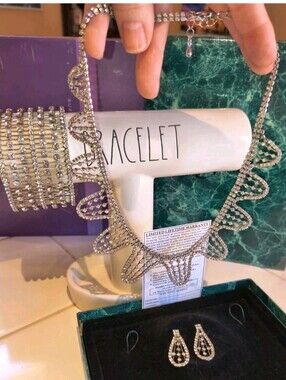 New Old Stock ~ SUZANNE SOMERS Statement Necklace ~ Bracelet ~ Earrings ~ Boxed
